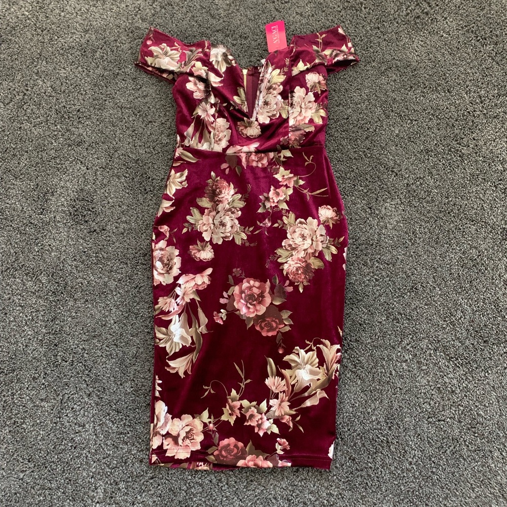 Off Shoulder Burgundy Floral cocktail dress size small